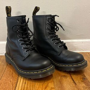 1640 Dr Martens
